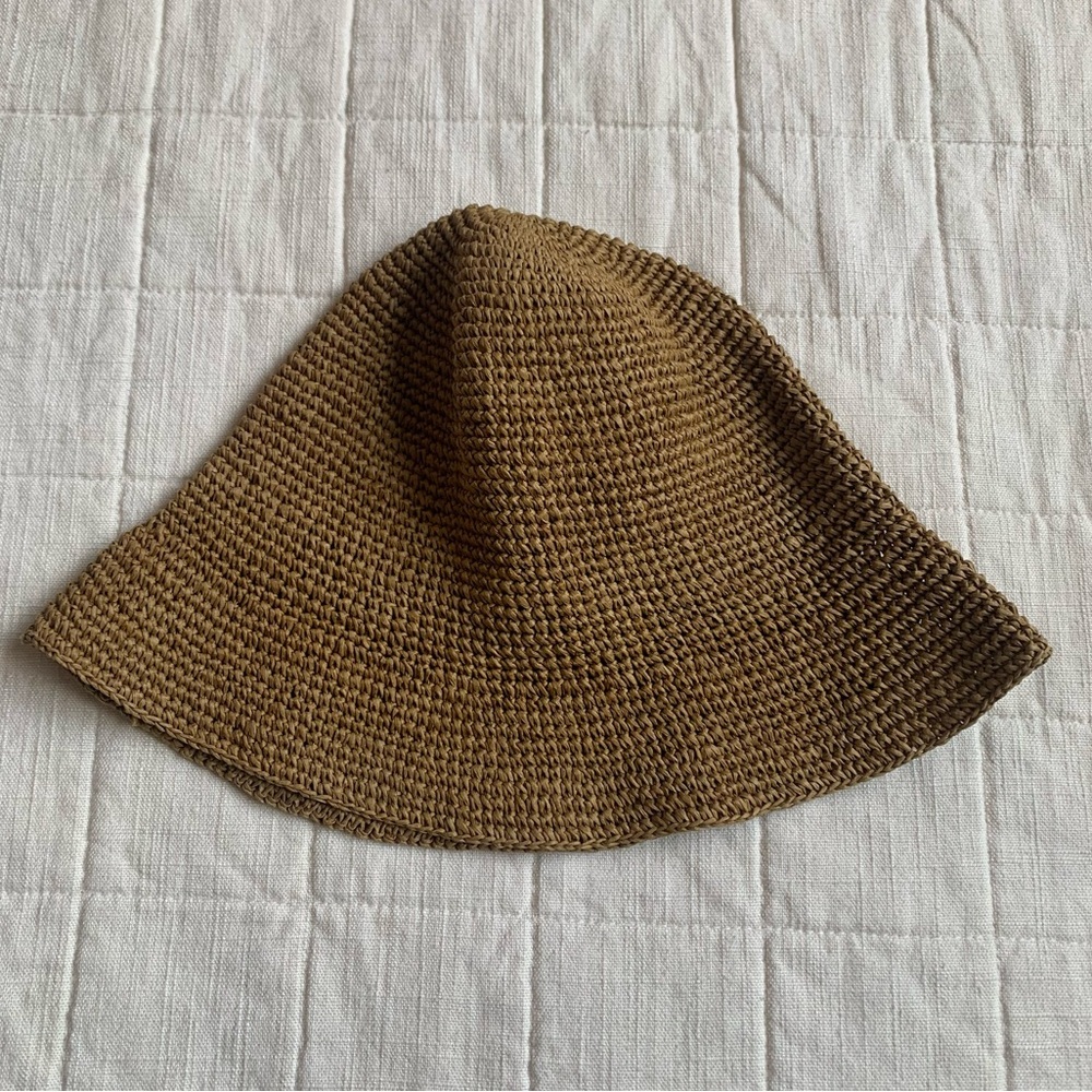 NWOT Aritzia Little Moon Truly Bucket Hat Size XS